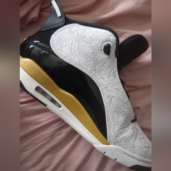 dub zero metallic gold